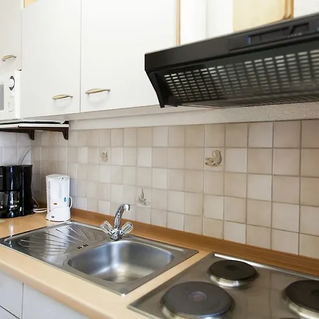 Attractive In Bettenfeld Wiith Garden And Bbq Apartamento Meerfeld