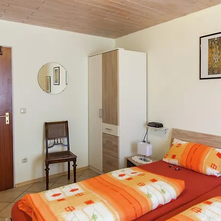 Attractive In Bettenfeld Wiith Garden And Bbq Apartamento